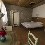 Апартаменты Plitzner Belvarosi Apartmanhaz *