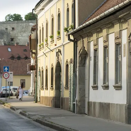 Appartement Plitzner Belvarosi Apartmanhaz Eger